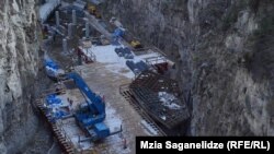 პლატფორმის ქვეშ მოქცეული მდინარე, 24 თებერვალი, 2025 წელი