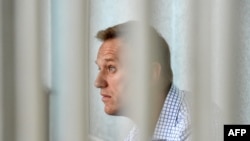 Навальний зазначив, що прислухався до слів медиків, які радили йому припинити голодування