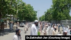 د خیبر پښتونخوا پوهنتونونو کامندان د خپلو تنخاګانو لپاره لاریون. ۲۰۲۱، د مې ۲۷مه