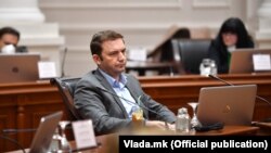 Министерот Бујар Османи