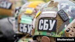 Наприкінці травня президент України Володимир Зеленський підписав закон, що дозволяє конфіскацію на користь держави майна та активів осіб, які підтримують російське вторгнення
