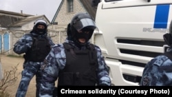 Місце перебування кримськотатарського активіста Едема Яячікова, якого шукають після вчорашніх обшуків у Криму, досі невідоме