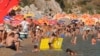 Prema ruskim zvaničnim podacima, Crnu Goru je 2016. godine posjetilo 282.800 hiljada ruskih turista