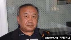 Эсенгул Өмүралиев "Азаттыктын" студиясында.