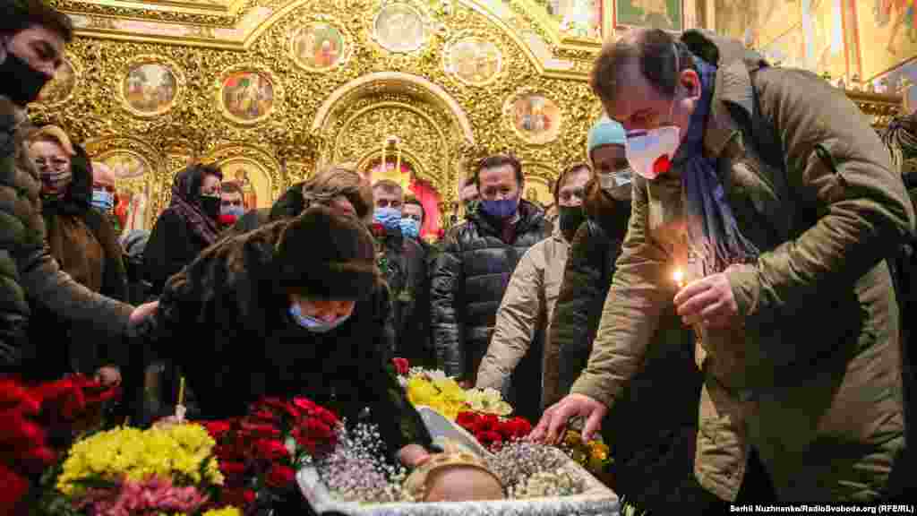 Сергій Проскурня – український театральний режисер, продюсер, лауреат премій Національної спілки театральних діячів України «Експеримент» й імені Сергія Данченка